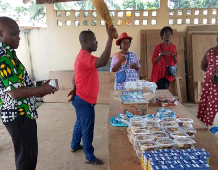 23 Decembre 2020 Benediction Et Partage De Cadeaux A La Fete De Noel Des Enfants De La Paroisse Saint Jean Baptiste Abobo Biabou De Archidiocese Abidjan